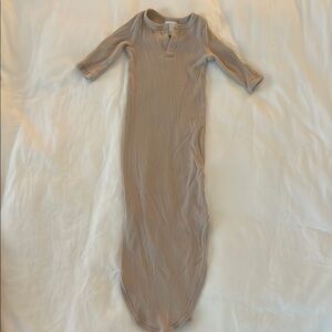 Mebie baby ribbed sleeper gown size 0-3 months